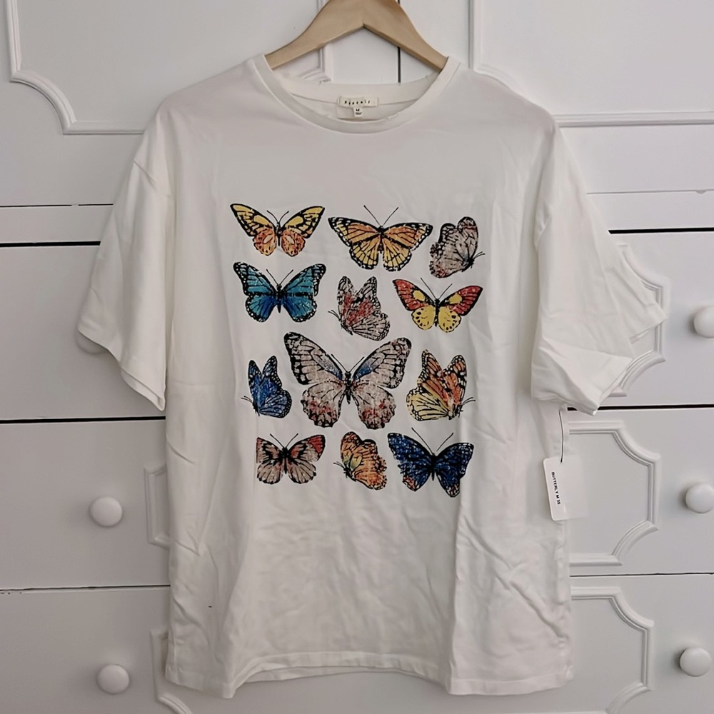 NWT Butterfly Tee Size Medium